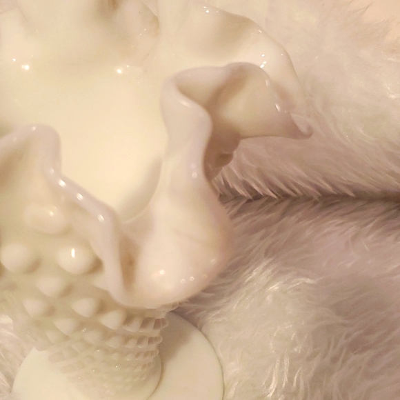 Vintage Fenton Fluted Hobnail Milk Glass Trumpet Vase - Picture 9 of 10